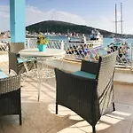 Vongole Hotel *