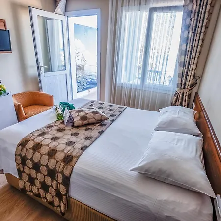 Vongole Hotel *