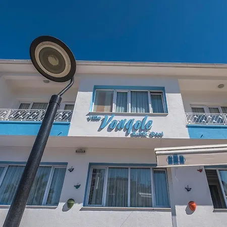 Vongole Hotel *