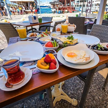 Vongole Hotel *